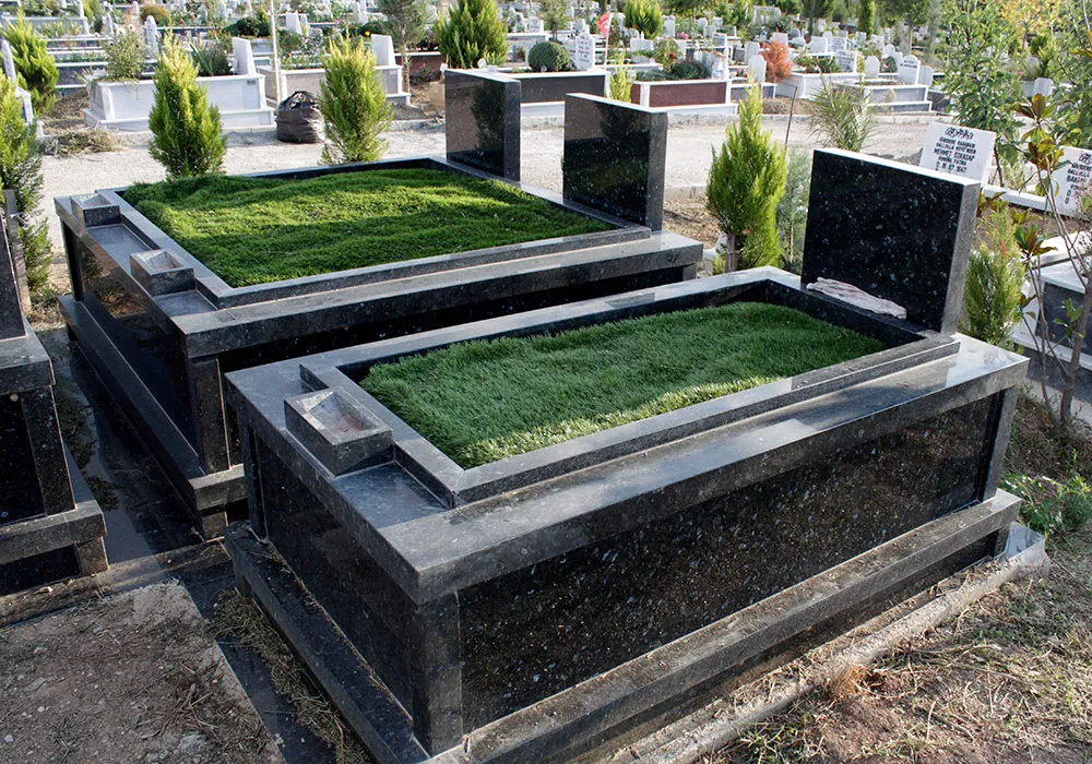 Mezarlık Montajı
